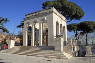 Мавзолей Оссарио Гарибальдино, Рим