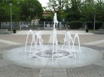 Fountain in Piazza Anita Garibaldi, Milan