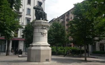 Statue of Giovanbattista Piatti, Milan