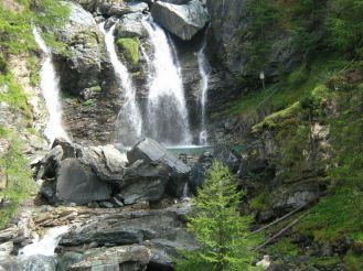 Waterfall, Lillaz