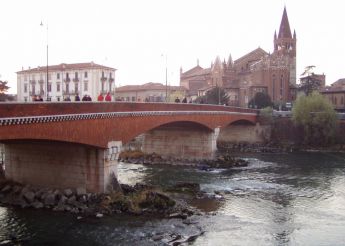 Bridge Ponte Navi, Verona