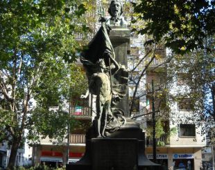 Памятник Феличе Говеану, Турин