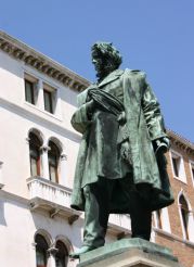 Monument to Daniele Manin, Venice