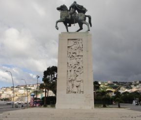 Памятник генералу Армандо Диас, Неаполь