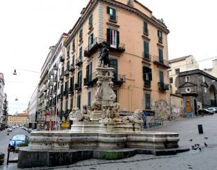 Fountain Monteoliveto, Naples