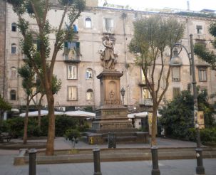 Памятник Винченцо Беллини, Неаполь