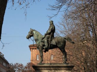 Памятник Джузеппе Гарибальди, Болонья