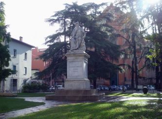 Статуя Эванджелиста Торричелли, Фаэнца