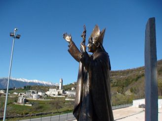 Statue of Pope Karol, Verona