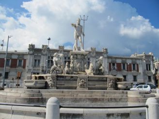 Neptune Fountain, Messina