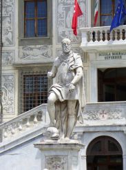 Statue of Cosimo, Pisa