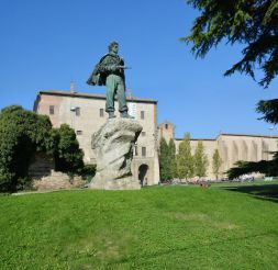 Памятник партизанам, Парма