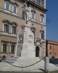 Памятник Чиро Менотти, Модена