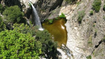 Ущелье Пиринканес и водопад Рио-'э-Форру, Вилланова-Стрисаили