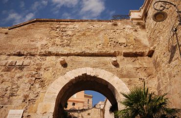 Due Leoni Gate, Cagliari