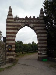 Gate of Villaflor, Milis