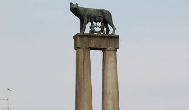 Памятник волчице, Пьяченца