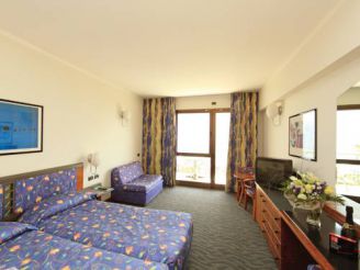Twin or Double Room with Balcony or Terrace