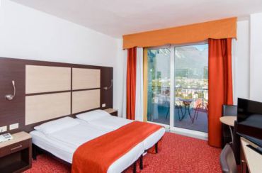 Superior Double or Twin Room with Balcony and Lake View