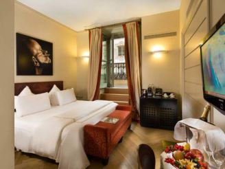 Deluxe Double Room with Gallery View