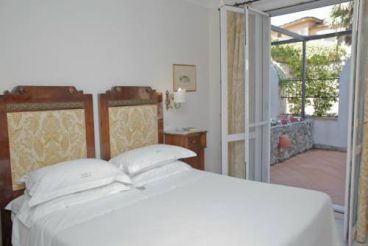 Standard Double or Twin Room with Partial Sea View