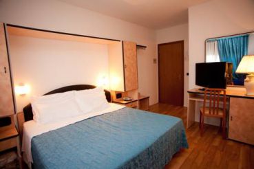 Deluxe Double Room (1 Adult)