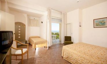 Classic Double or Twin Room with Sea View