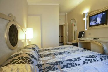 Double Room (1 Adult)