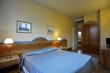 Double Room (1 Adult)