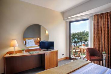 Classic Double Room with Partial Sea View