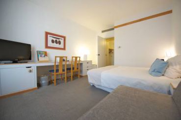 Standard Room with 1 Double Bed and 2 Single Beds