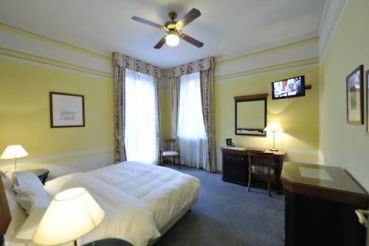 Family Suite (2 Adults + 2 Children)