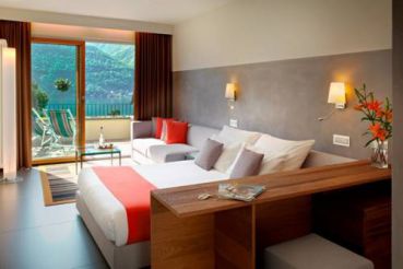 Modern Junior Suite with Lake View