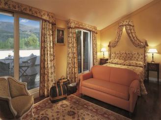 Улучшенный двухместный номер с 1 кроватью, террасой и видом на горы