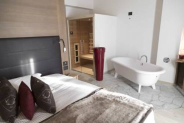 Deluxe Double or Twin Room with Spa Bath