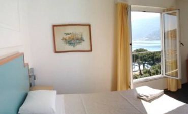 Quadruple Room with Sea View (2 Adults + 2 Children)