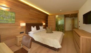 Улучшенный панорамный двухместный номер с 1 кроватью или 2 отдельными кроватями и балконом 