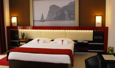 Double Room with Romantic Package 