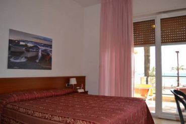 Two Connecting Double Rooms with Sea View