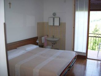 Standard Double or Twin Room with Private External Bathroom