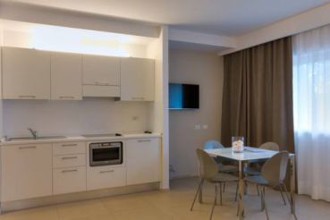 Suite with Kitchenette