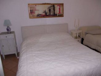 One-Bedroom Apartment - Annex