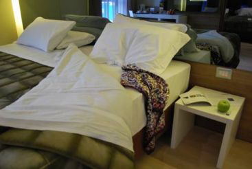 Два смежных двухместных номера с 1 кроватью или 2 отдельными кроватями