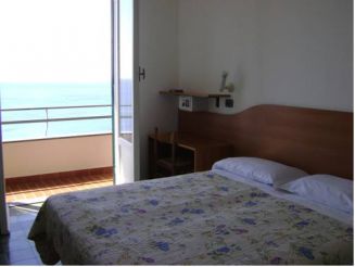 Двухместный номер с 1 кроватью или 2 отдельными кроватями, балконом и видом на море