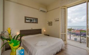  Double Room with Balcony and Sea View