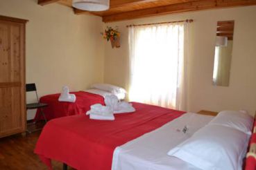 Twin or Double Room with Shared Bathroom