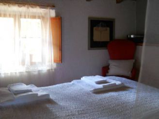 Quadruple Room with Shared Bathroom (2 Adults + 2 Children)