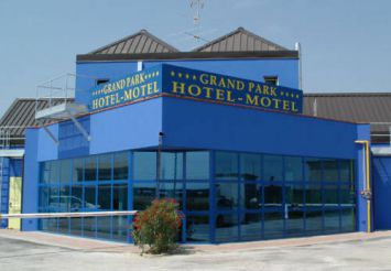Grand Park Hotel Motel