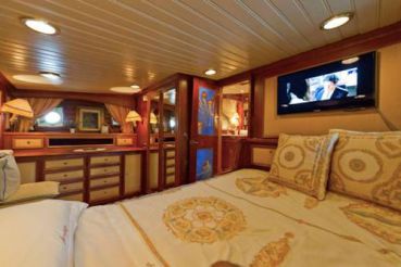 Cabin on Boat with Double Bed