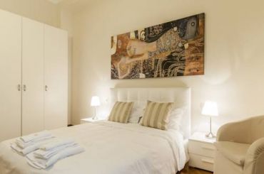 One-Bedroom Apartment - Via Mellerio 4